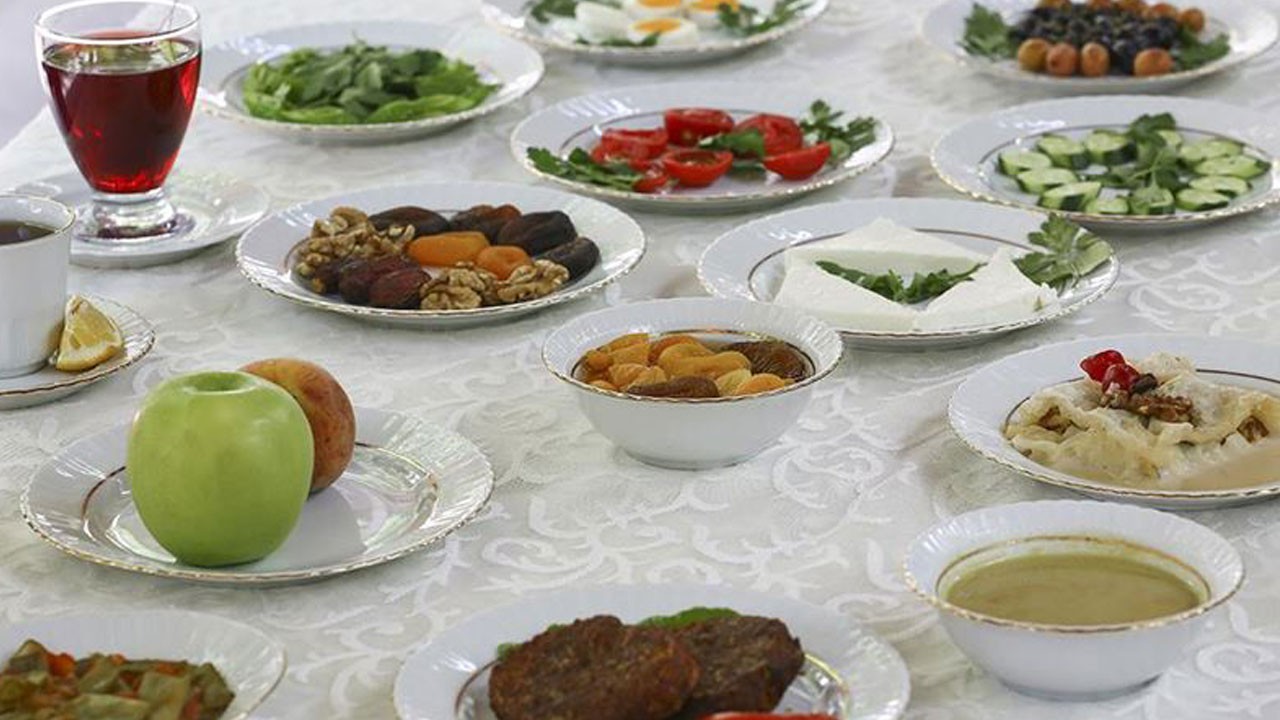 Uzman isimden ramazan sonra beslenme önerisi! Bu uyarıları kulağınıza küpe yapın