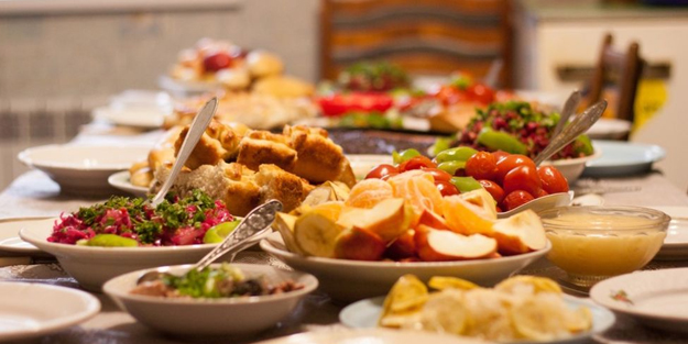 Uzman isimden sağlıklı iftar ve sahur önerileri! İftarı ikiye bölün uyarısı