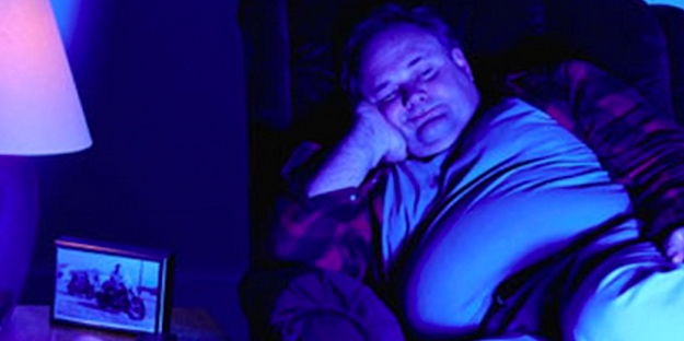 Uzman isimler uyardı aman dikkat: Televizyon karşısında uyumak çok büyük zararlar verebilir! Buna sebep oluyor!