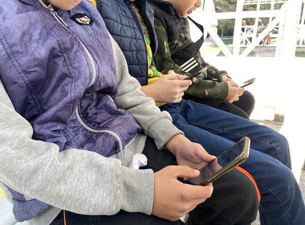 Uzmanından ailelere uyarı! 2 saati geçmelerine asla izin vermeyin