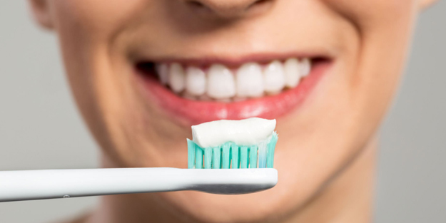 Uzmanından önemli uyarı! Diş fırçalarken sakın bu hatayı yapmayın