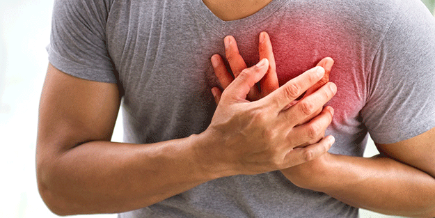 Uzmanından uyarı! Göğüs ağrılarını hafife almayın