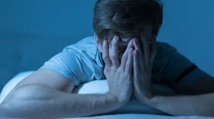 Uzmanlar bilgilendirdi! Yorgun uyanma ve gece sık idrara çıkma nedenleri