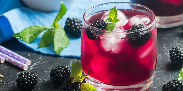 Uzun süre dayanır, şifası da boldur: Karadut şurubu nasıl yapılır? Püf noktaları