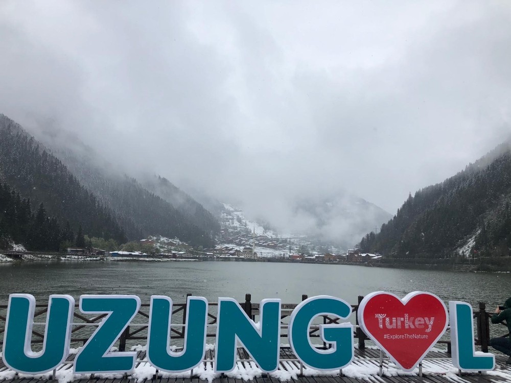 Uzungöl beyaza büründü 