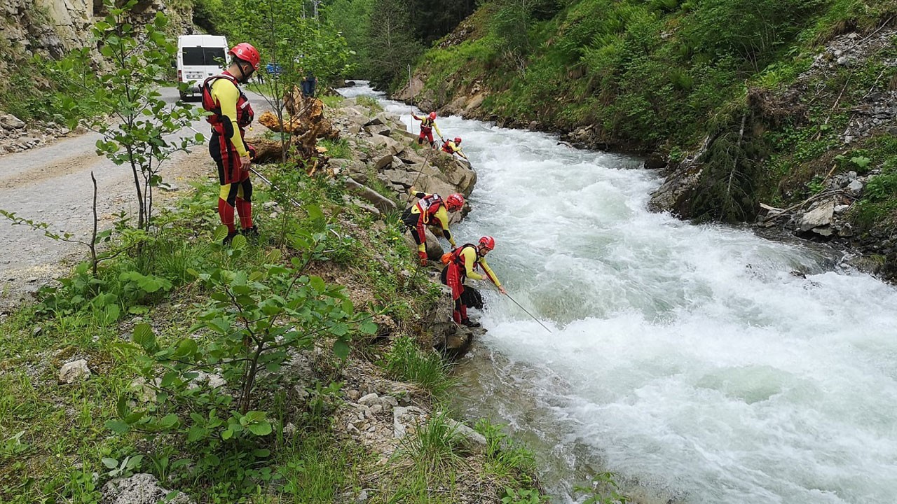 Uzungöl’de korkutan olay! Çocuk derede kayboldu
