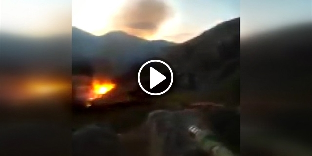 Vadide kıstırılan teröristlere helikopterden bombardıman anı!