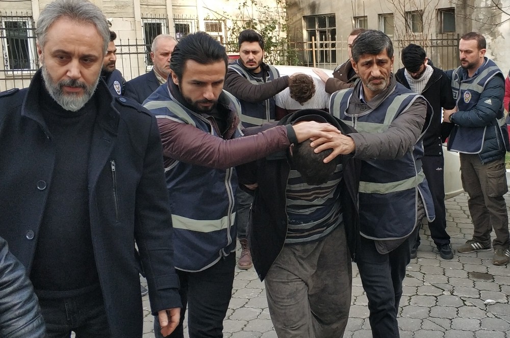 Vahşi cinayetle ilgili 3 kişi tutuklanma talebiyle mahkemeye sevk edildi 