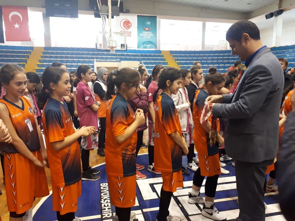 Vakıf Okulları şampiyonluklarına bir yenisini daha ekledi 