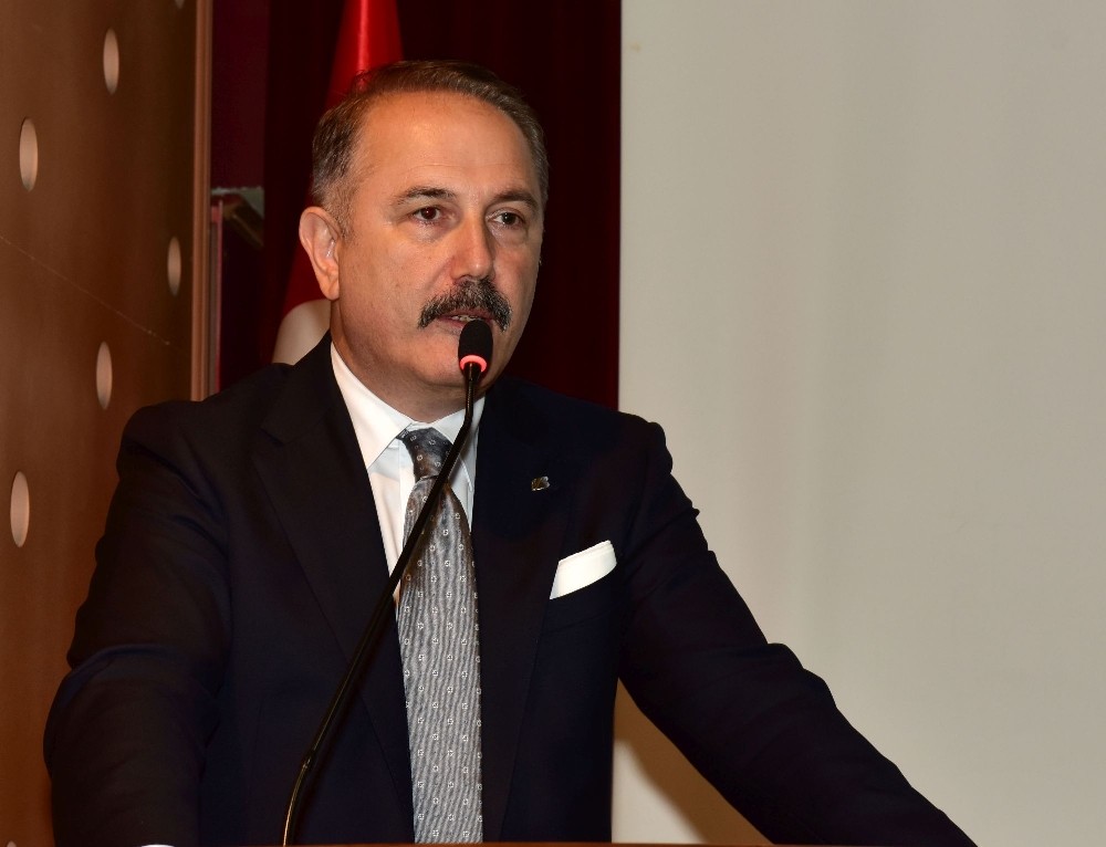 Vakıfbank Genel Müdürü Üstünsalih: 