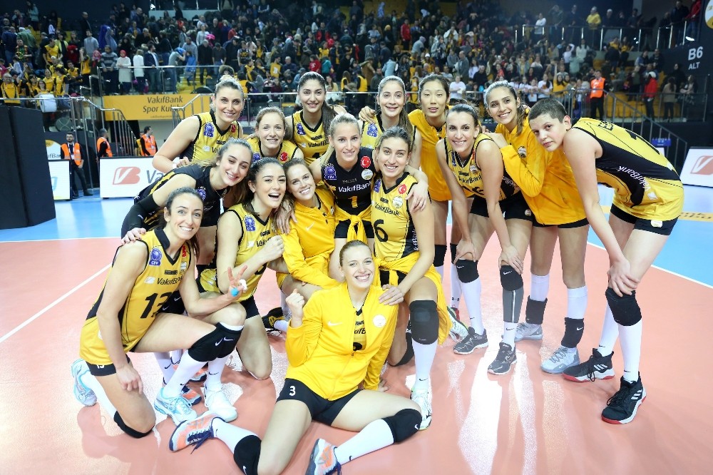 VakıfBank, yarı final için sahada 