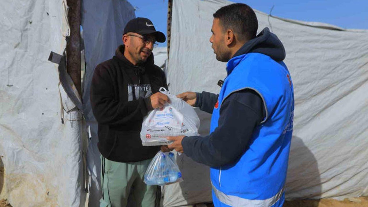 Vakıflar Genel Müdürlüğü'nden müthiş destek: Gazze'de 290 bin kişilik iftar yemeği!