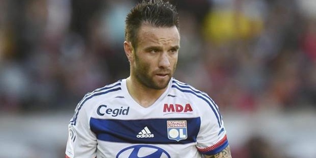 Fenerbahçe o futbolcuyu resmen duyurdu!