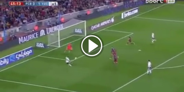 Valencia'nın Barça'ya attığı harika takım golü!