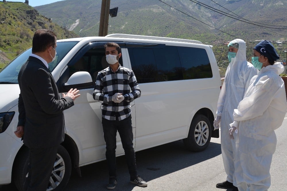 Vali Akbıyık: “Hakkari’de 10 kişi taburcu oldu” 