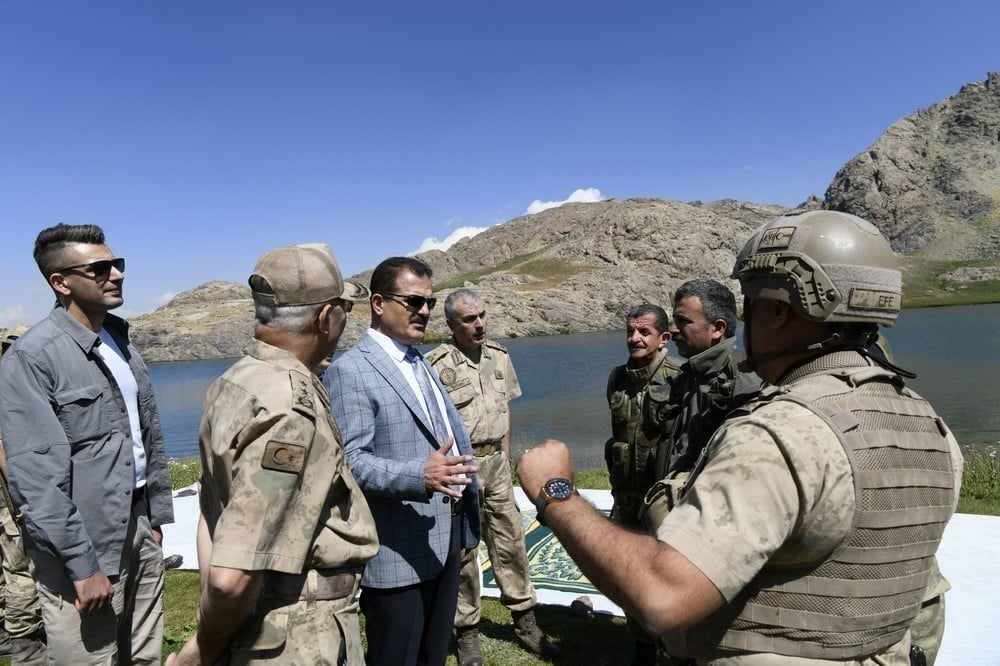 Vali Akbıyık, İkiyaka dağlarında denetlemelerde bulundu 