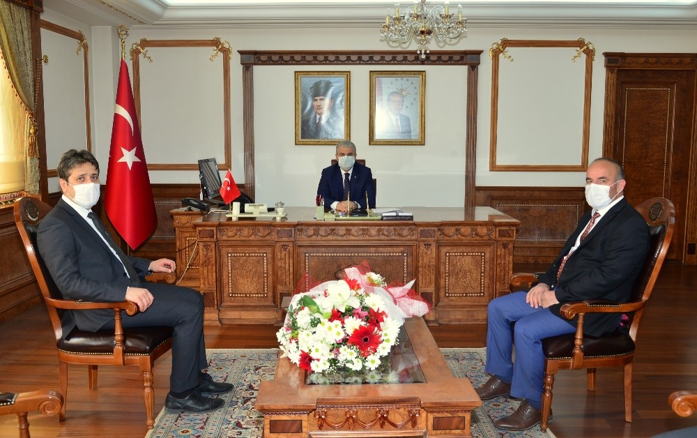 Vali Akın, 
