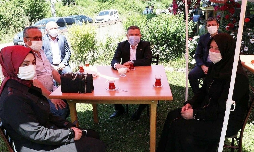 Vali Atay’dan şehit ailesine babalar günü ziyareti 