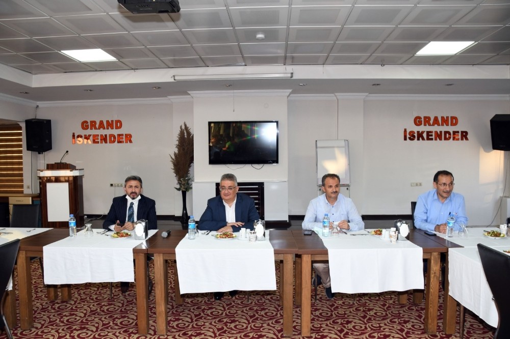 Vali Aykut Pekmez basın mensuplarıyla vedalaştı 