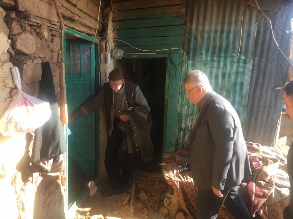 Vali Aykut Pekmez depremin hasar verdiği bölgede incelemede bulundu 