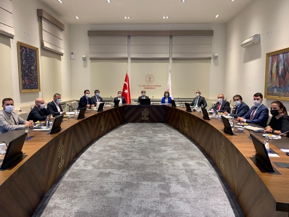 Vali Becel ve Başkan Arı, Kültür ve Turizm Bakanlığında değerlendirme toplantısına katıldı 