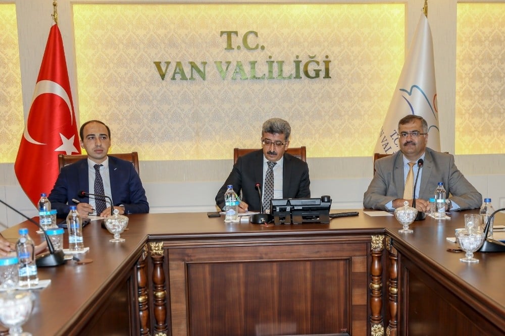 Vali Bilmez Başkanlığında eğitim toplantısı 