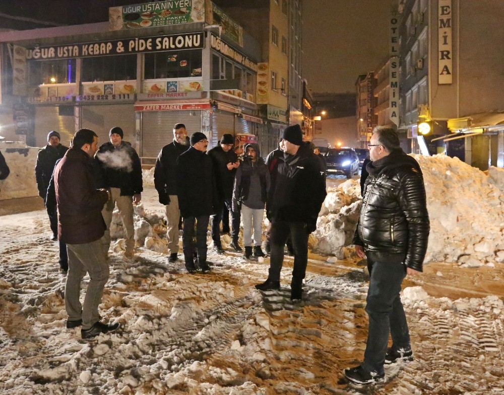 Vali Bilmez karla mücadele çalışmalarını inceledi 