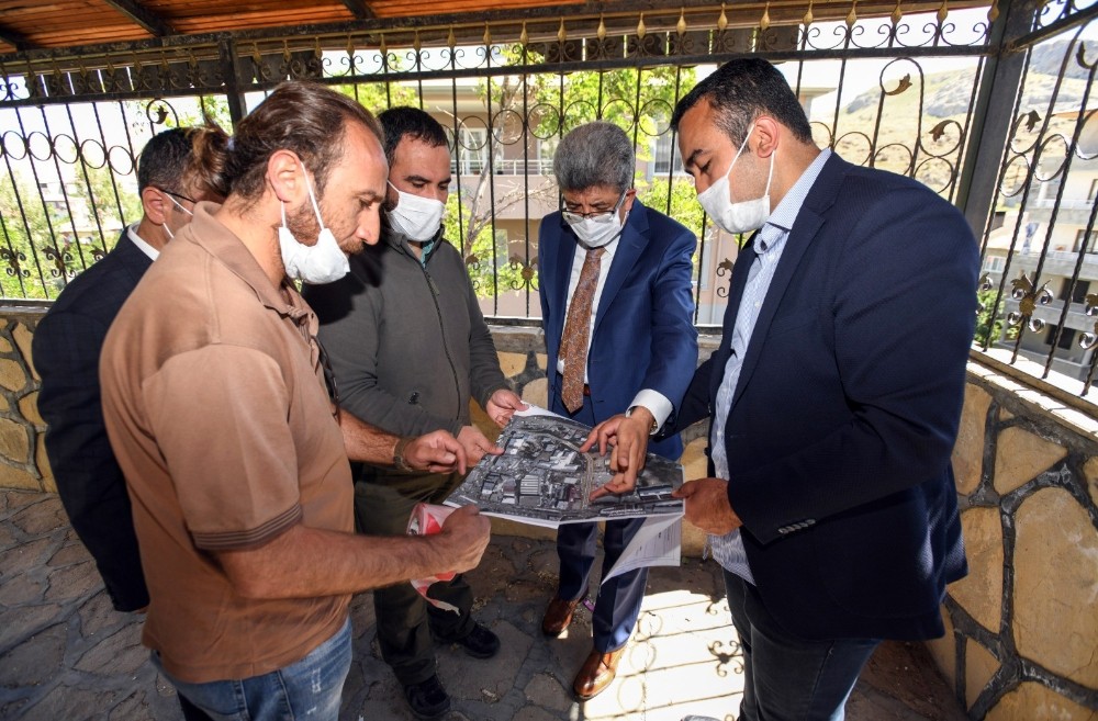 Vali Bilmez, Sağlık Sokakta incelemelerde bulundu 
