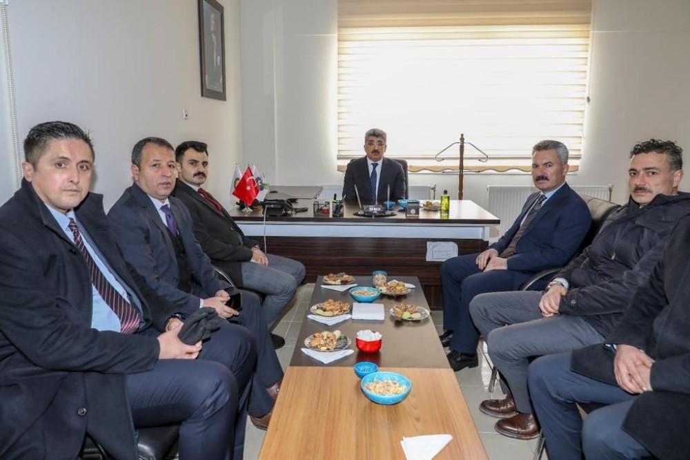 Vali Bilmez’den İl Göç İdaresinin personeline belge 