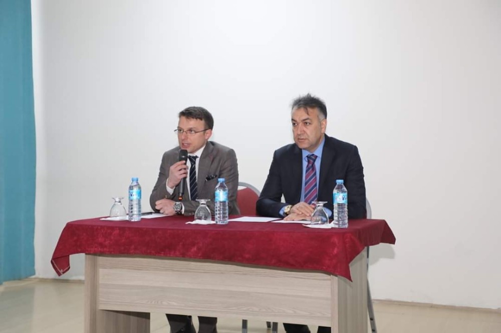 Vali Çağatay muhtarlarla bir araya geldi 
