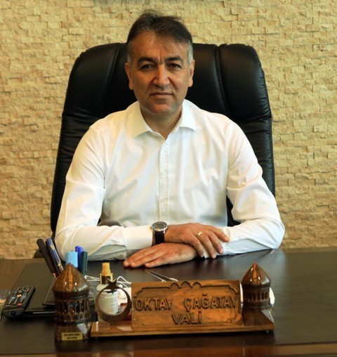 Vali Çağatay’dan okul yaptıracak olan iş adamına teşekkür 