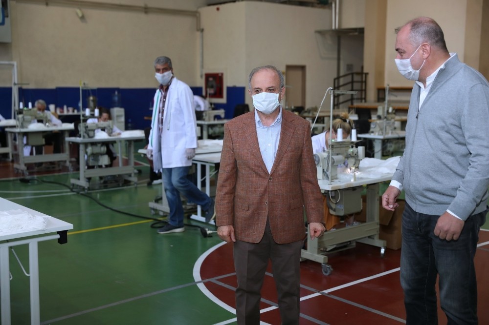 Vali Çakacak maske üretimi hakkında bilgi aldı 