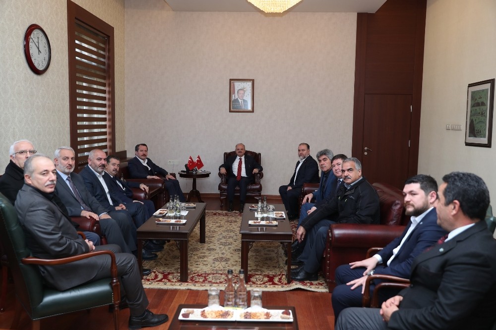 Vali Çakacak, Memur-Sen Genel Başkanı Yalçın’ı kabul etti 