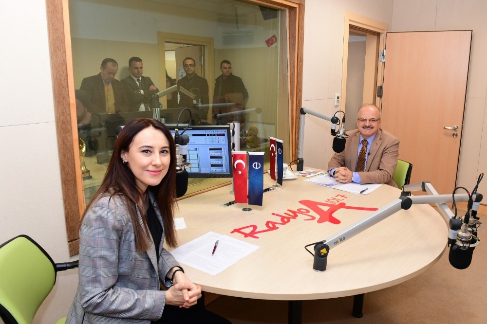 Vali Çakacak, Radyo A’ya konuk oldu 