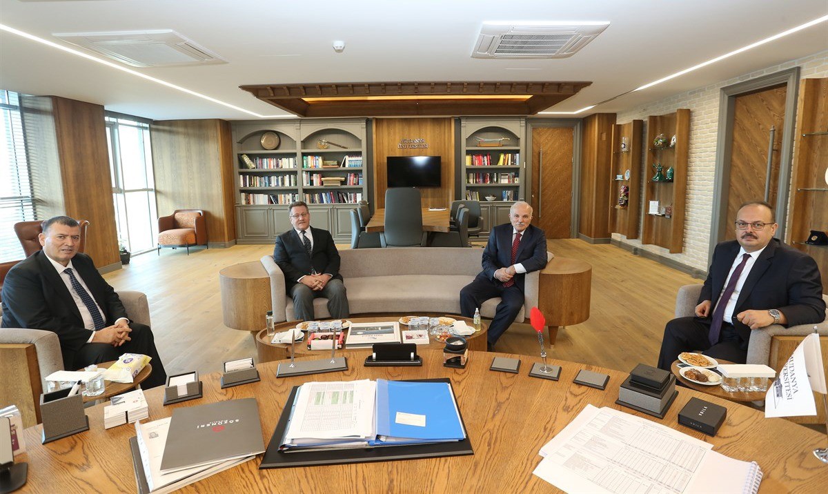 Vali Canbolat Mudanya Üniversitesini ziyaret etti