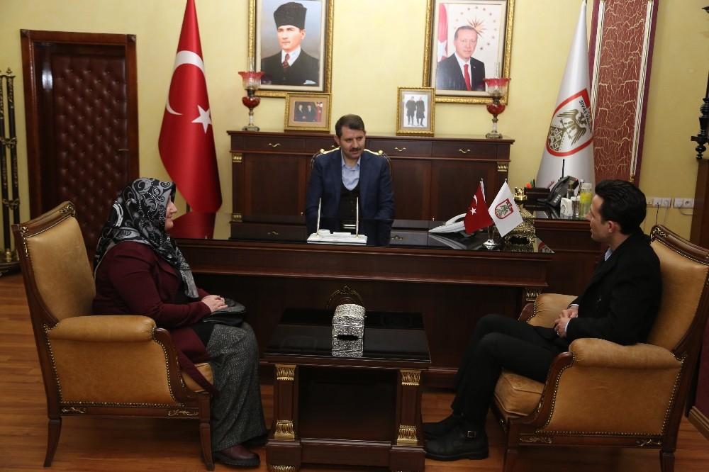 Vali, çiftin ilginç isteğini geri çevirmedi 