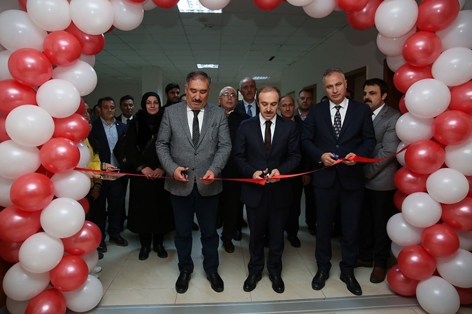 Vali Cüneyt Epcim, STEM atölyesinin açılışını gerçekleştirdi 