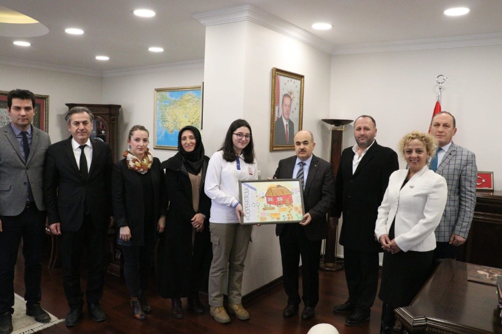 Vali Dağlı Düzce birincisini ödüllendirdi 