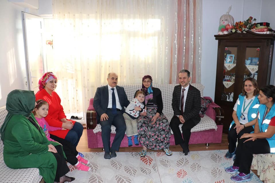 Vali Dağlı evde bakım hastalarına ziyaret 