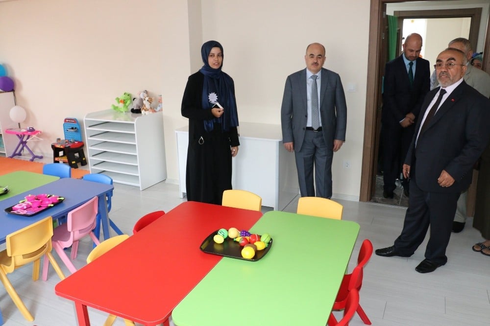 Vali Dağlı hizmete sunulan kuran kursunu gezdi 