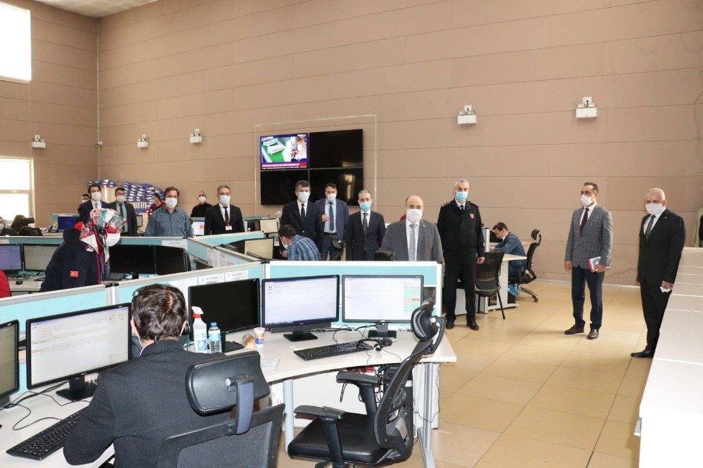 Vali Dağlı, Vefa Sosyal Destek Grubunu ziyaret etti 