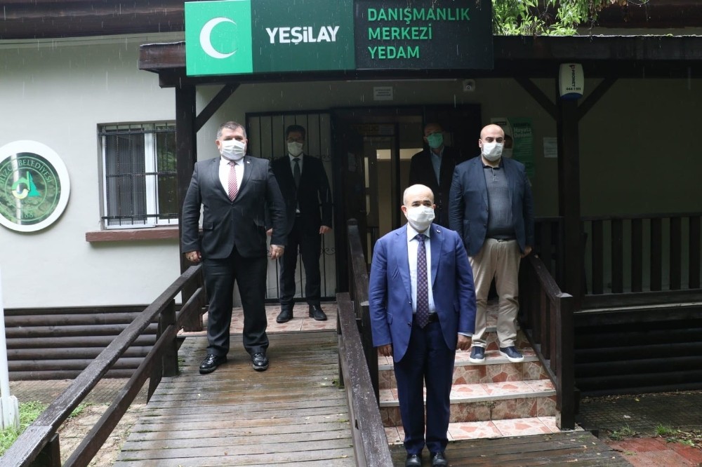 Vali Dağlı’dan Yeşilay’a veda ziyareti 