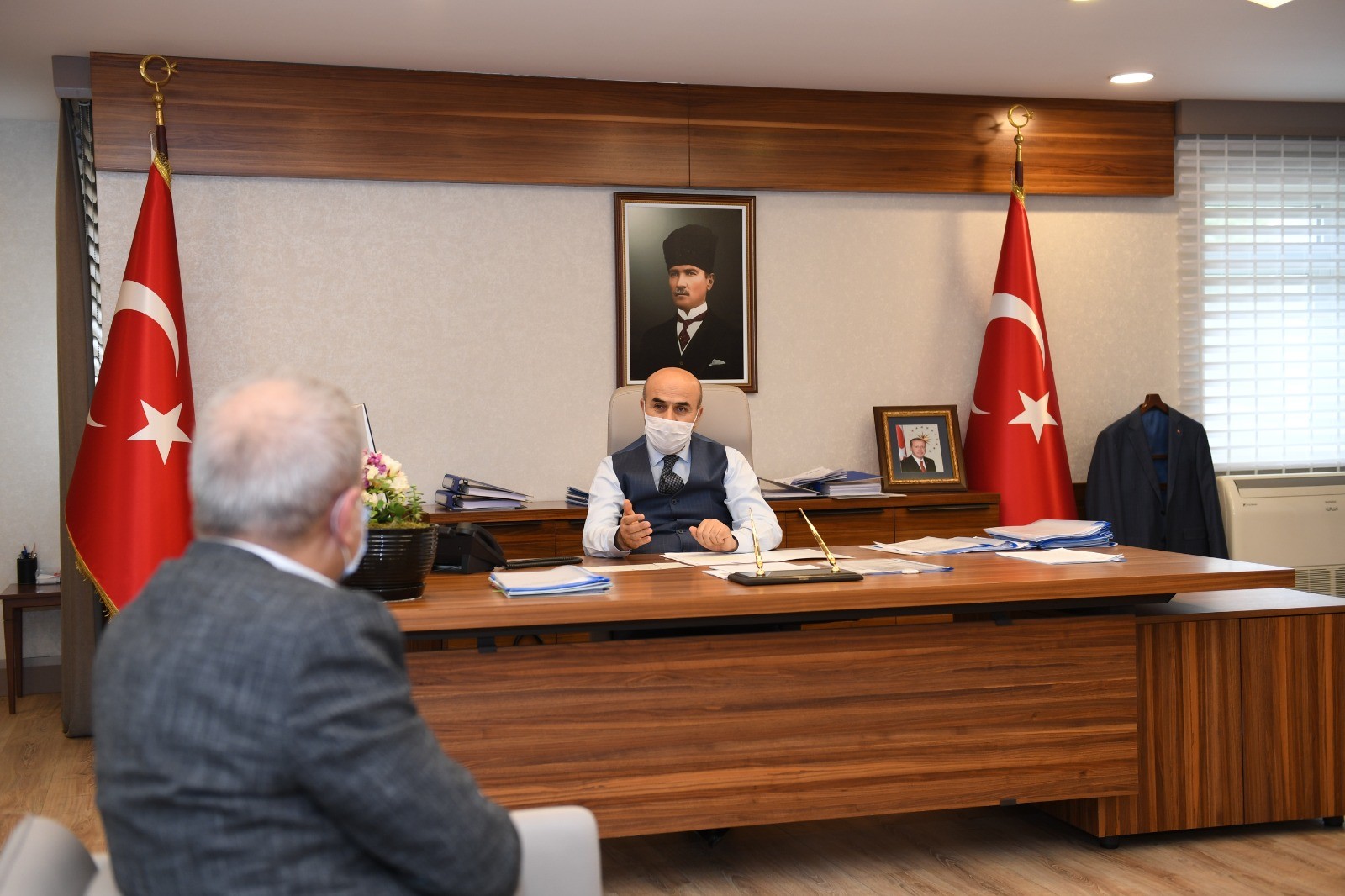 Vali Demirtaş: Vatandaşımızın sağlığı için adeta ordu gibi savaşıyoruz
