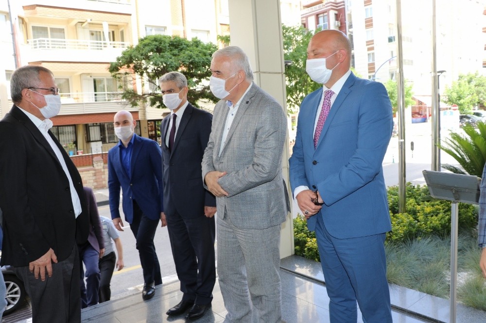 Vali Deniz: “Bu şehirde görev yapmak ödül” 