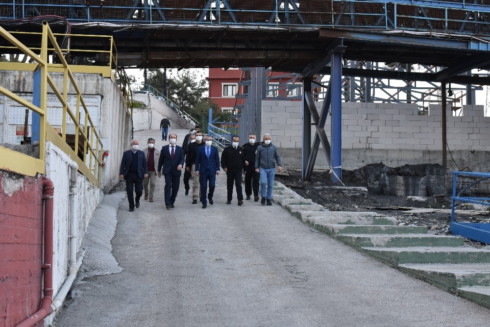 Vali Deniz, göçük meydana gelen madende incelemelerde bulundu 