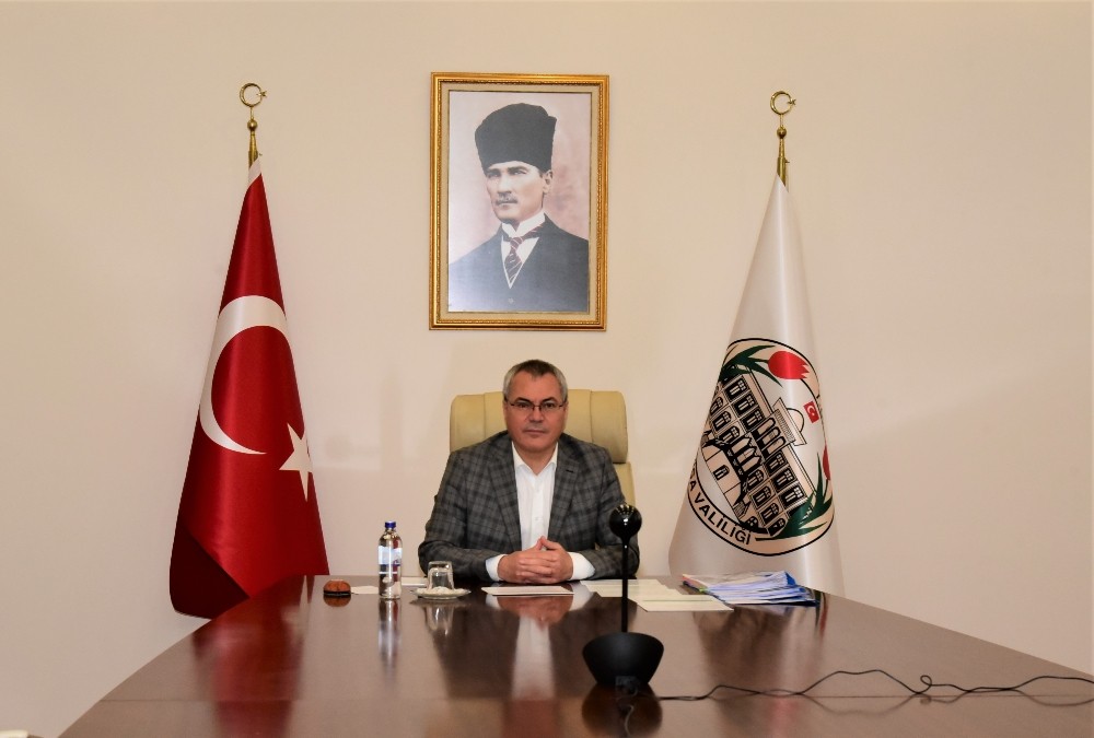 Vali Deniz tüm vatandaşların yasak ve tedbirlere uymasını istedi 