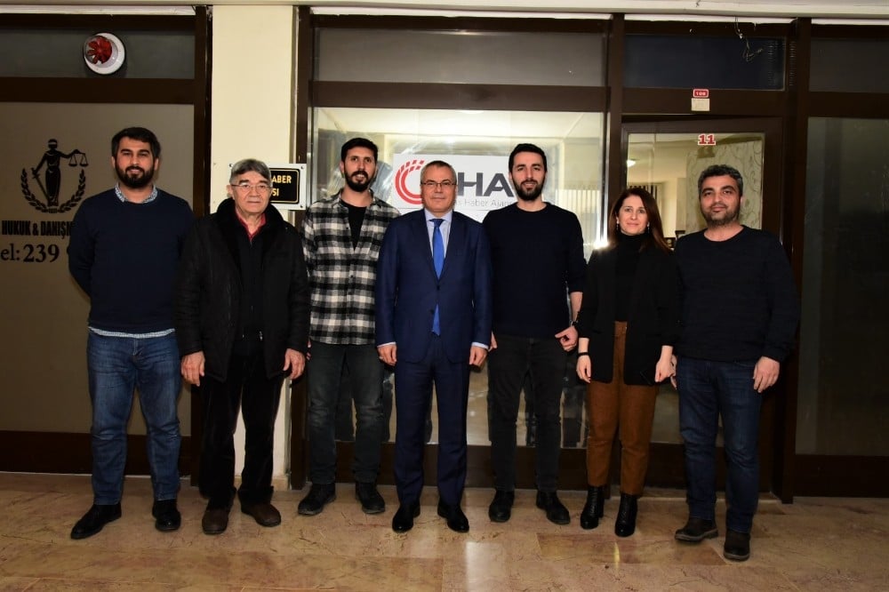 Vali Deniz’den İHA’ya ziyaret 