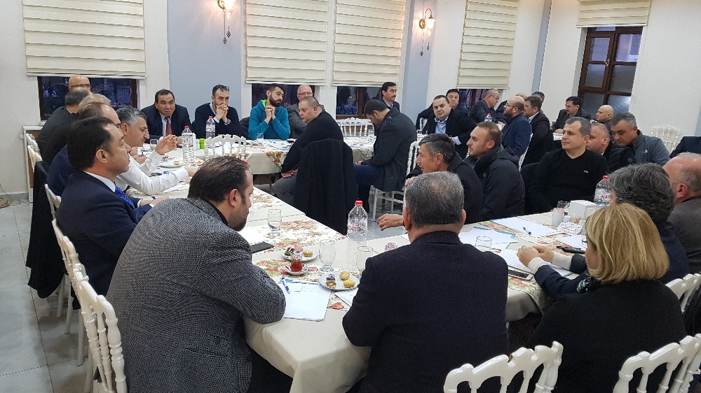 Vali Devrekli iş adamları ile bir araya geldi 