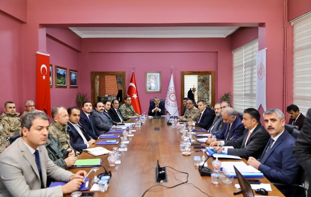 Vali Ekinci, “Deprem eğitimini önemsemeliyiz” 