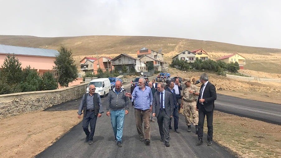 Vali Epcim asfalt çalışmalarını inceledi 